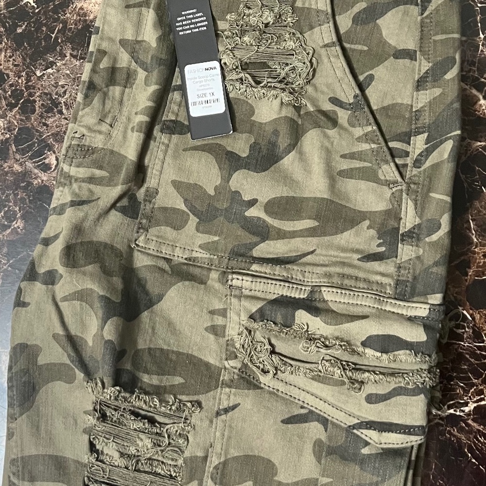 Fashion Nova - Camo Burmuda Shorts - 1X